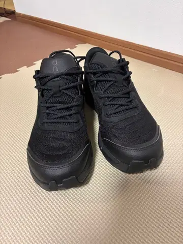 On 클라우드존 블랙 25.5