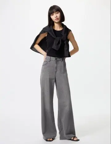 UNIQLO 드레이프 와이드 플레어 청바지 26