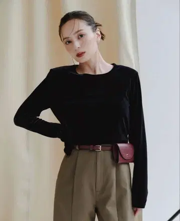 anuans 벨로아 크롭 컷 상의 블랙