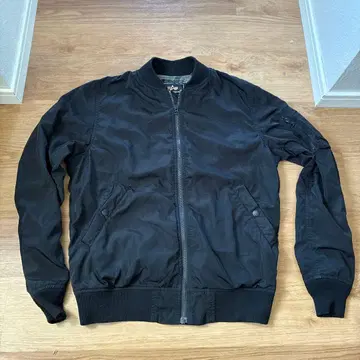 ALPHA MA-1 블랙 자켓