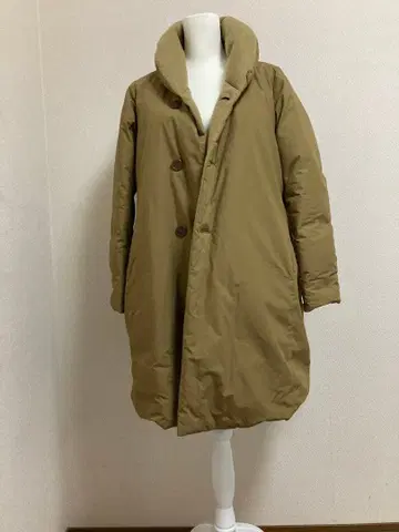 팔라스 팰리스 누메 다운 코트 미사용에 가까운 컨디션 최상