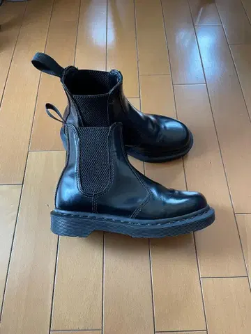 [ 인기 모델 ] Dr.Martens 2976 MONO 첼시 부츠