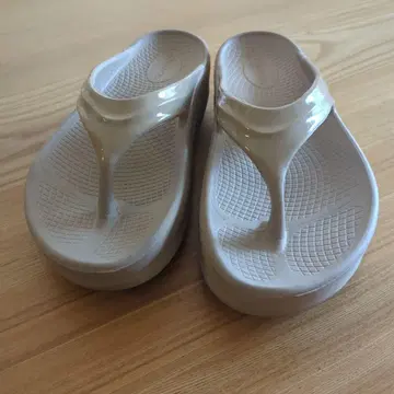 oofos 우메가 EU38 통굽 샌들