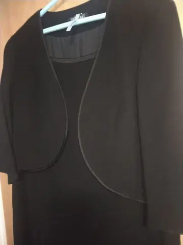 블랙 원피스 수트 (자켓 포함)