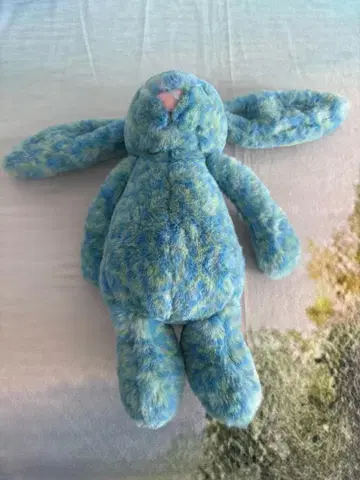 파란 토끼 봉제 인형