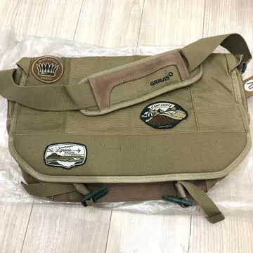 GRAVIS 메신저 백 베이지