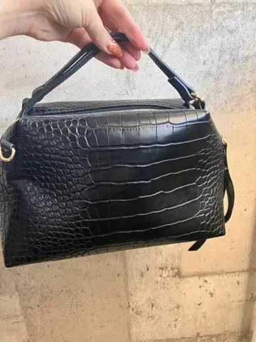 블랙 크로커다일풍 핸드백