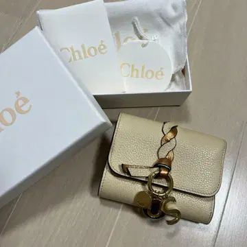 끌로에 베이지 3단 폴더형 지갑