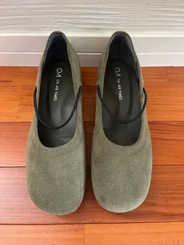 ON AIR TIMES 플랫슈즈 올리브 그린