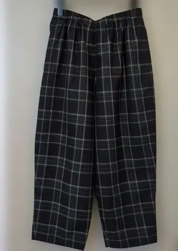 체크 무늬 팬츠