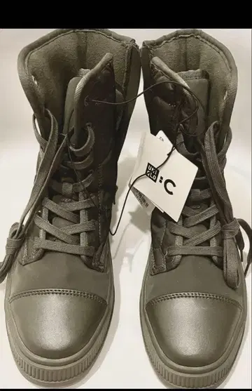 유니클로 c 패디드 레이스업 부츠 24cm