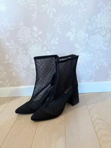 SNIDEL 블랙 메쉬 부츠 스틸레토