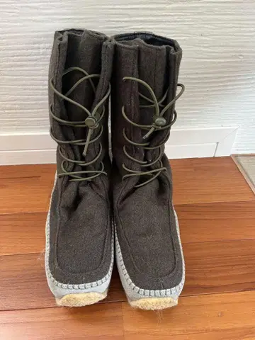 울 스웨이드 미들컷 부츠