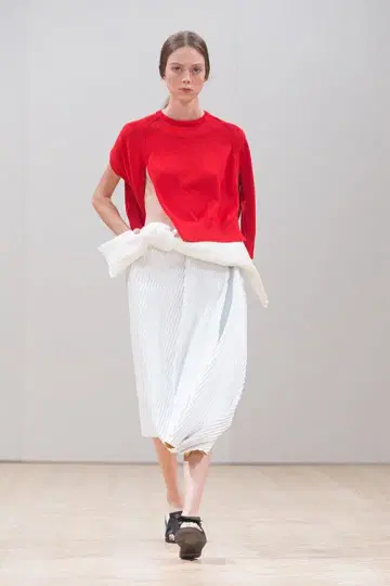 J.W. Anderson 변형 니트탑