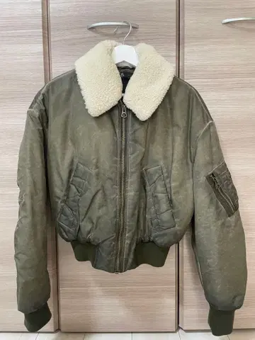 ZARA 올리브 그린 보아 옷깃 MA-1 자켓