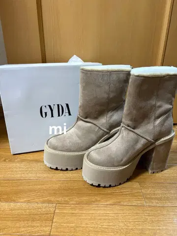 페이크 무스탕 platform 숏부츠