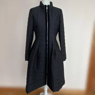 새상품급 FOXEY 충전솜 코트 Rene