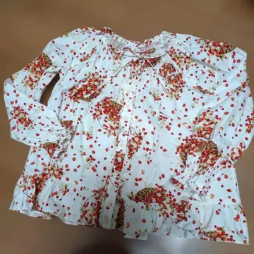 핑크하우스 바구니 딸기 프린트 스모크 블라우스