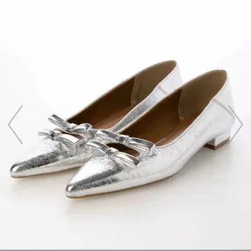 실버 스틸레토 플랫슈즈