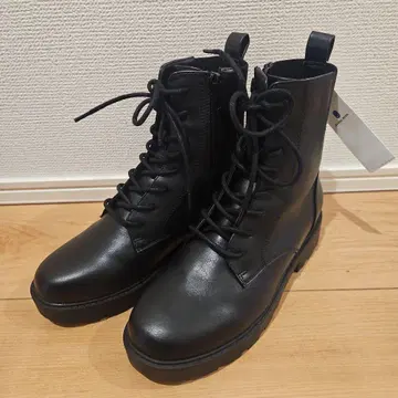 블랙 레이스업 부츠 S 사이즈 미사용 새상품
