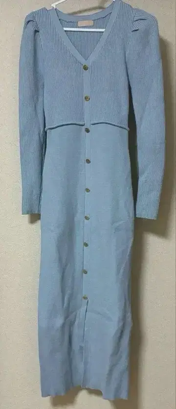 리젝시 골드 버튼 타이트 니트 원피스