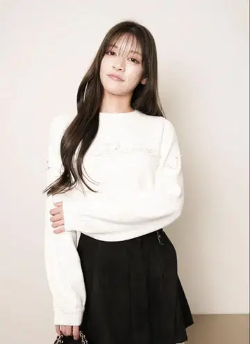 LIP SERVICE 펄 라인 로고 니트