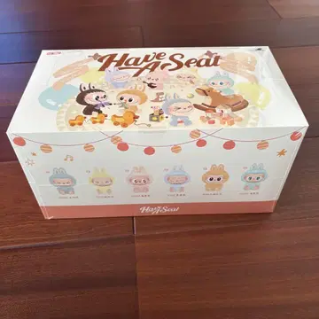 the monstaers Have a Seat labubu 러브브