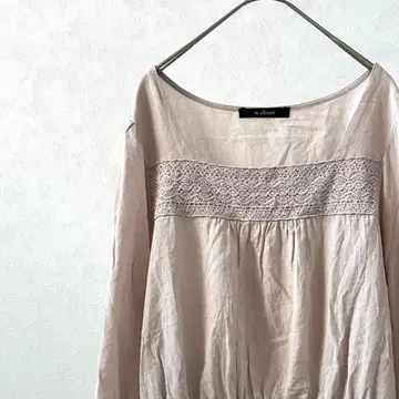 w closet 블라우스 크루넥 허리밴딩 나팔소매 레이스 자수