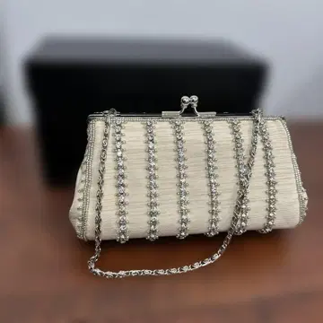 큐빅 비쥬 클러치백 체인 포함 파티