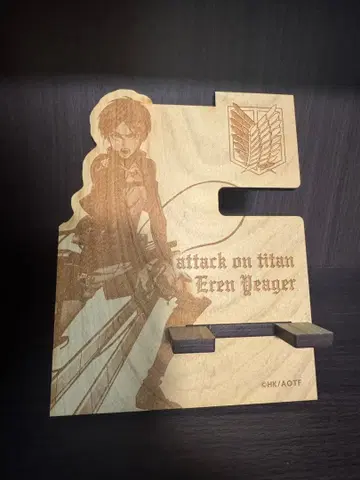 진격의 거인 엘렌 스마트폰 스탠드