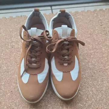 핏폼 스니커즈 브라운/화이트