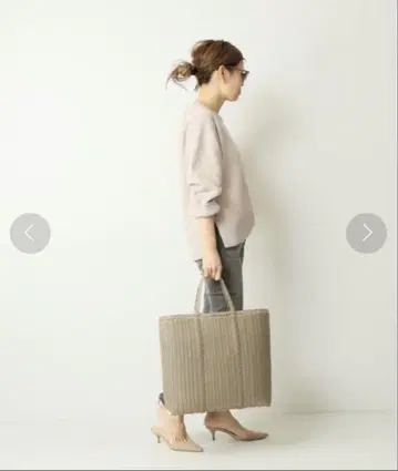 새상품급 두지엠 클라세 LEWES 크루넥 풀오버 니트