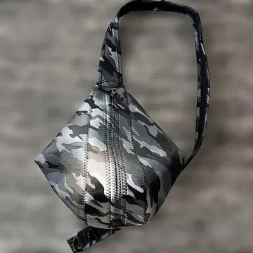 NAOTO SATOH 원 숄더백 S 카모플라주 블루 그레이 계열