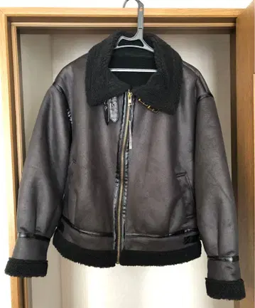 잉그 보아 무스탕 B-3 블랙