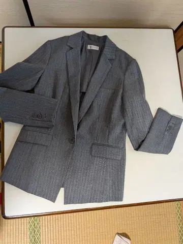 그레이 스트라이프 테일러드 자켓