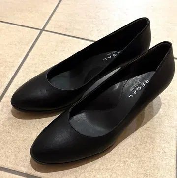 [ 새상품급 ] REGAL platinum 플레인 펌프스