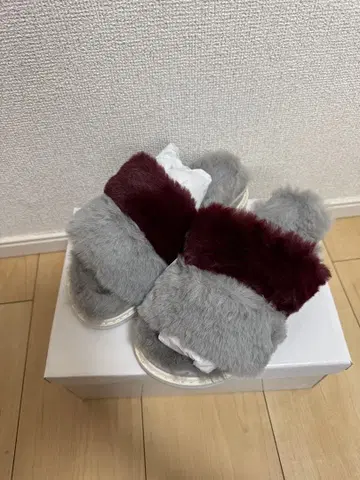 Avan Lily 퍼 샌들 그레이/버건디 M 사이즈