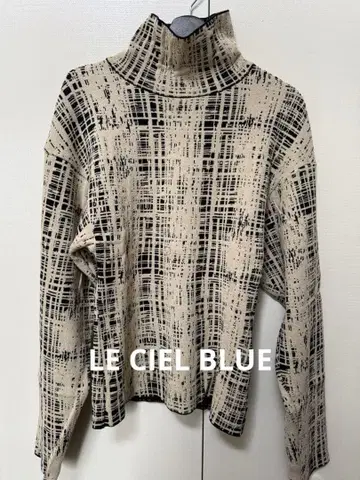 르쉘블루 스크래치 체크 니트 탑