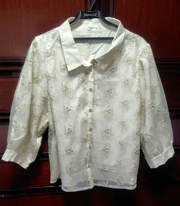 [ 4L ] Re-J& SUPURE 튤 꽃 자수 블라우스