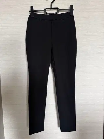 블랙 슬림 스트레치 팬츠 사이즈 36