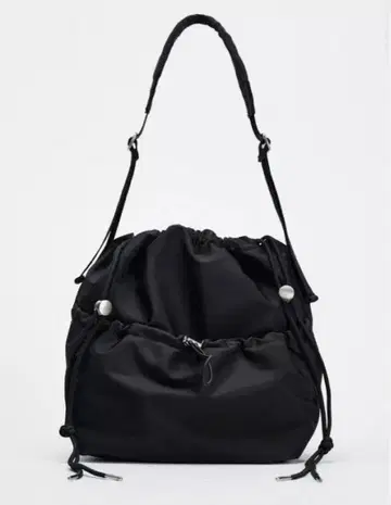 택 포함 새상품 ZARA 나일론 숄더백 복조리형 블랙