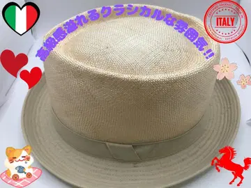 색감과 섬유의 불균일함이 내추럴한 무드를 연출해 주는 밀짚 페도라 햇