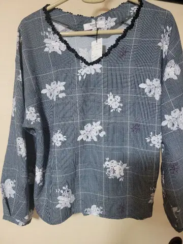 글렌로즈 꽃무늬 체크 긴팔 상의 38 새상품