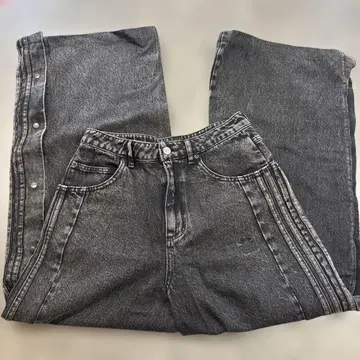 adidas 블랙 데님 팬츠 스트라이프 디자인