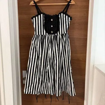 변형 스트라이프 원피스