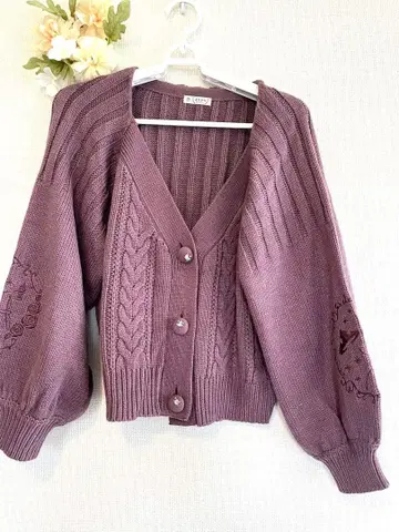 액시즈팜므 잠자는 숲속의 미녀 콜라보 퍼플 긴팔 가디건 택 없음 새상품