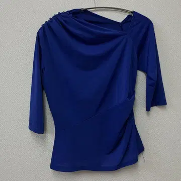 네이비 드레이프 디자인 3/4 소매 상의