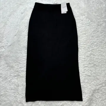 [ 미사용 새상품 ] 스픽앤스팬 2023 라메 리브 니트 타이트 스커트