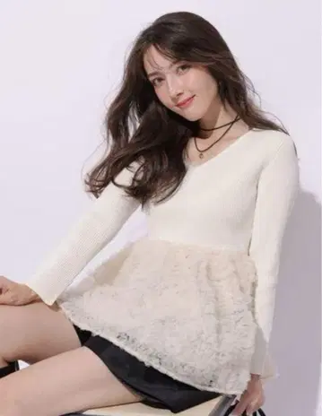 Apuweiser-riche 튤 컴비 페플럼 니트 앱와이어