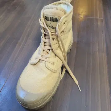 PALLADIUM Cafe Kitsune 베이지 부츠